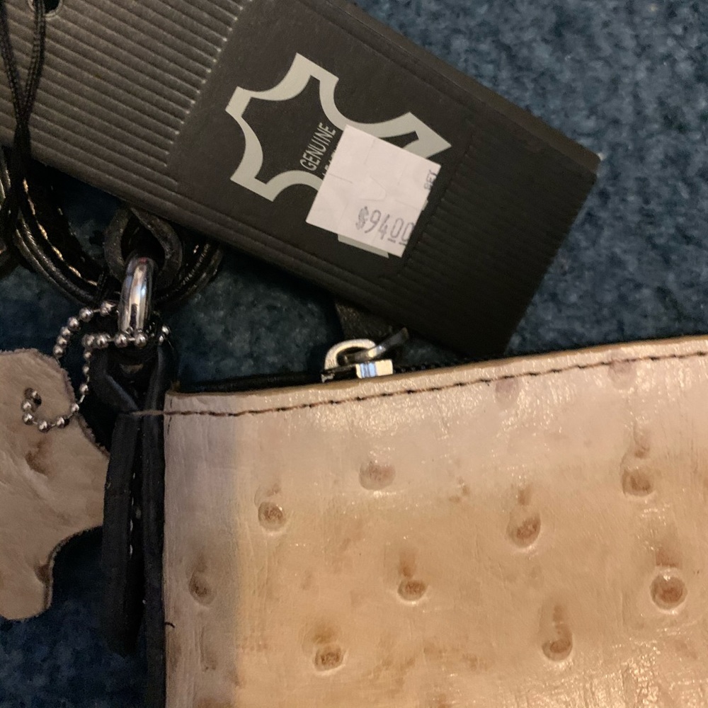 M.C Handbag - Picture 3 of 5